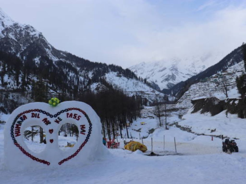 Shimla vs Manali Honeymoon Guide: Weather, Cost & Best Places (2026)