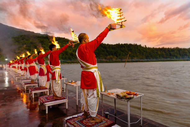 Har Ki Pauri Guide: Ganga Aarti Timings & Travel Tips