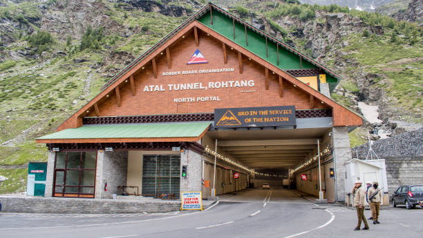 Is Atal Tunnel Open in Winter? Route, Snowfall and Travel Restrictions