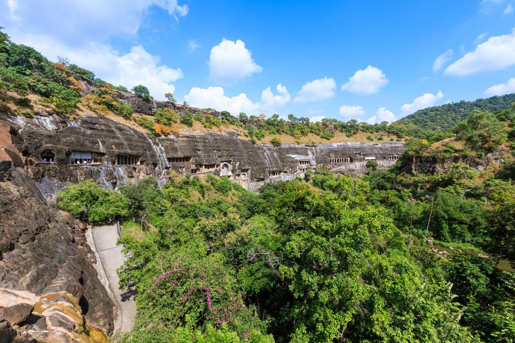 Ajanta & Ellora Travel Guide: Timings, Itinerary & Tips
