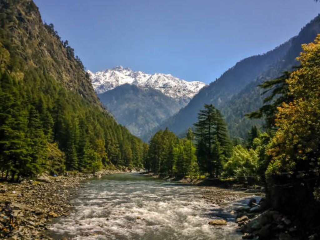 10 Best Places to Visit in Himachal Pradesh During Summers