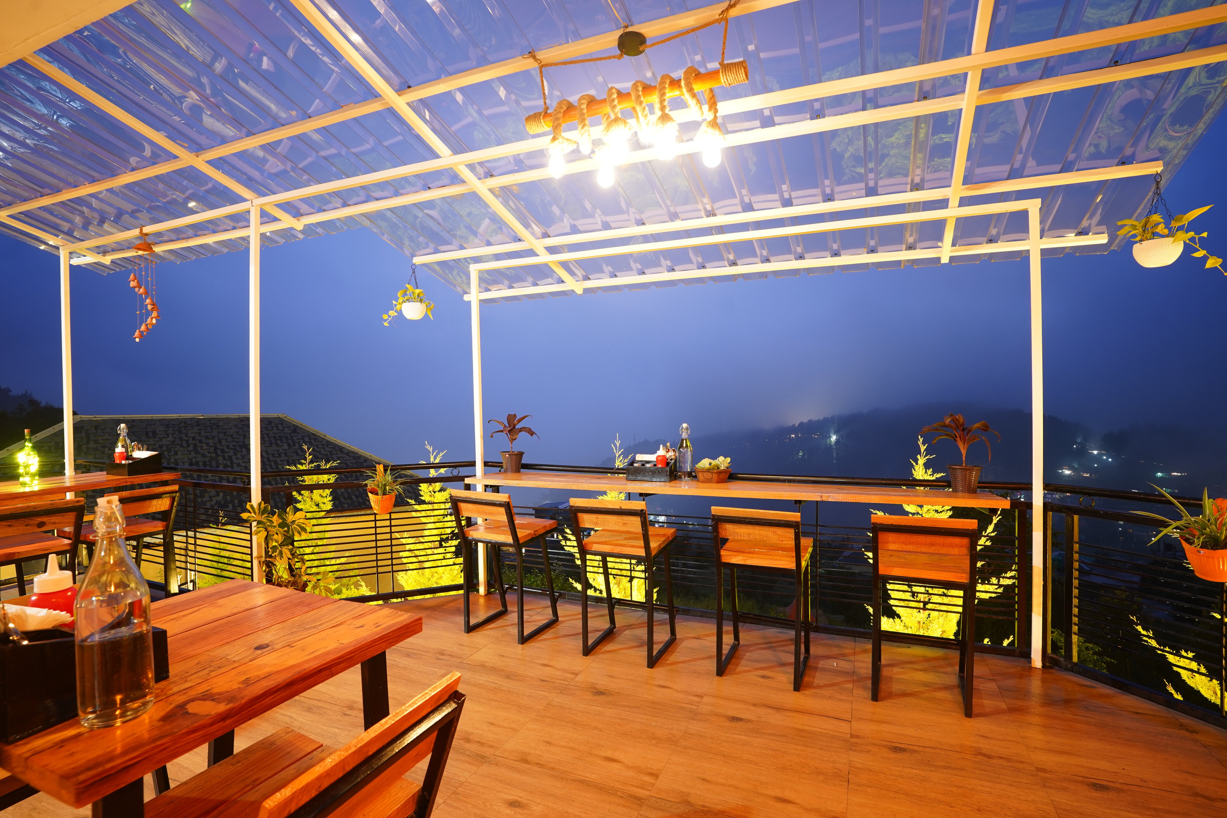 15 Best Cafes in McLeod Ganj for Mountain Views & Tibetan Food 