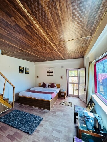  FAMILY DUPLEX