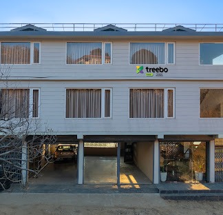 Treebo The Northern Retreat Resort With Mountain View Image 3