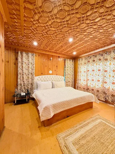Super Deluxe Room