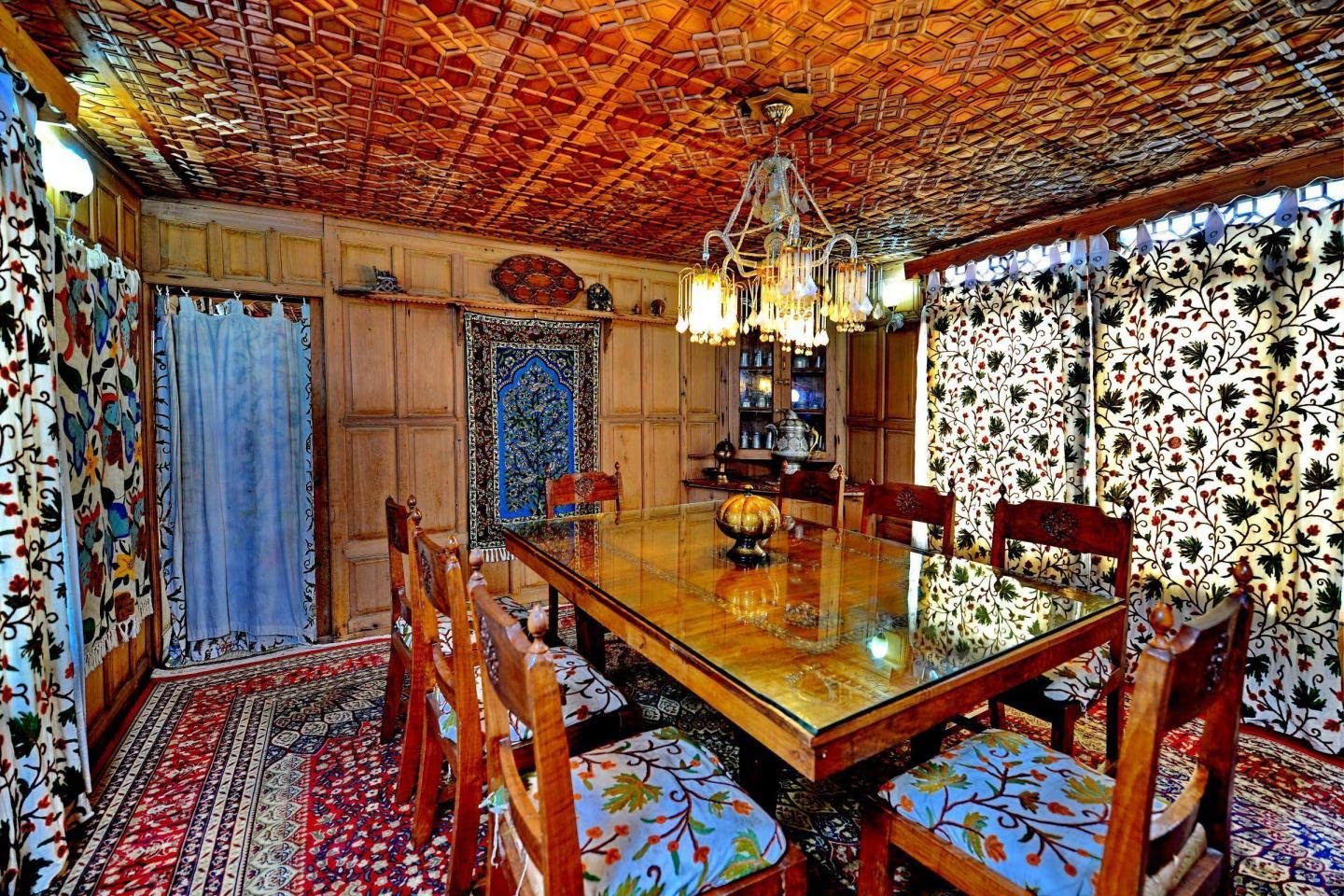 Akbar Group Of Heritage Houseboats