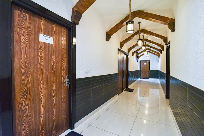 Hill Luxury Image 2