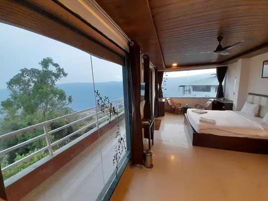 Balcony Room
