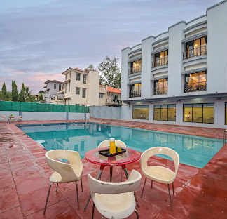 Hotel Aristro Image 1