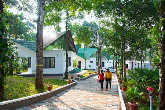 Misty Lake Resorts by Sylora Hotels Image 3