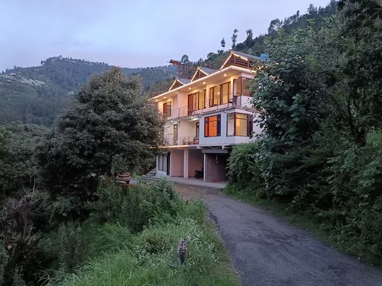 Oak Tree Homestay Image 1