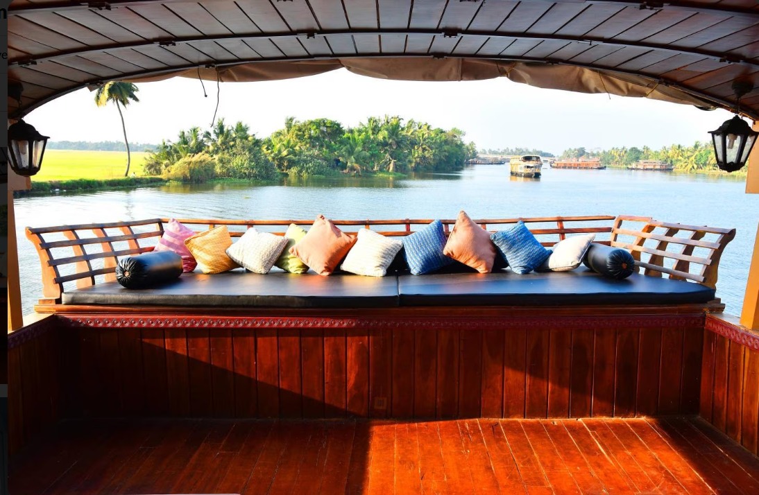 Indiavacationz Houseboat Image 2