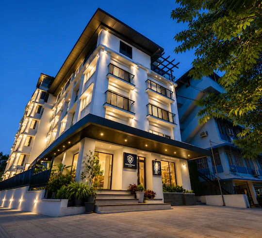 K Grandeur Hotels  Image 1