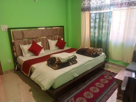 Deluxe Rooms