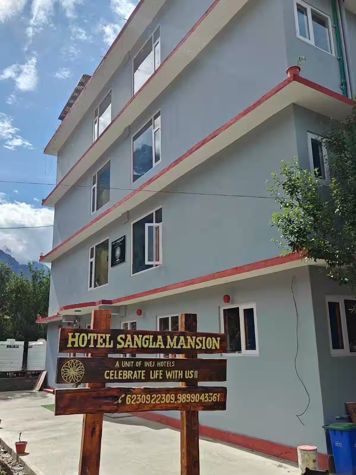 Sangla Mansion Image 1