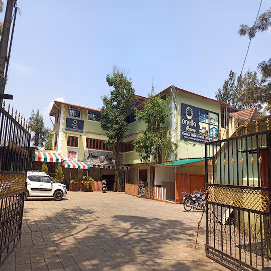 Onella Regency Image 1