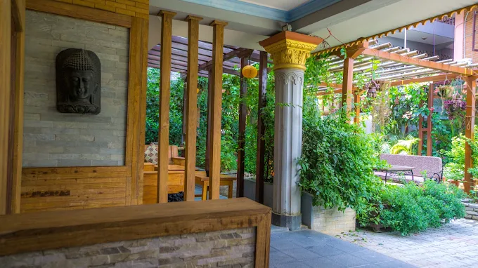Hotel Middle Path & Spa - Hotel in Pokhara Image 4