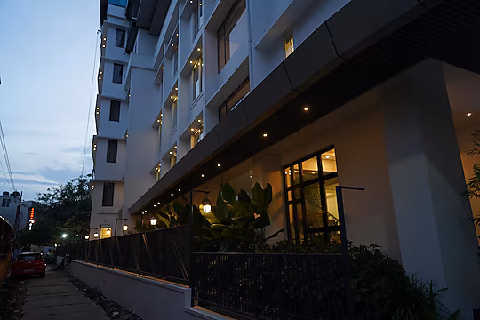K Grandeur Hotels  Image 4