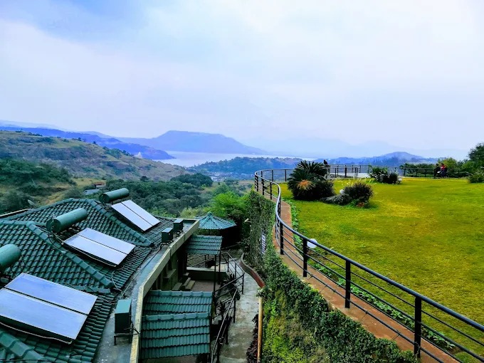 Upper Deck Resort Image 3