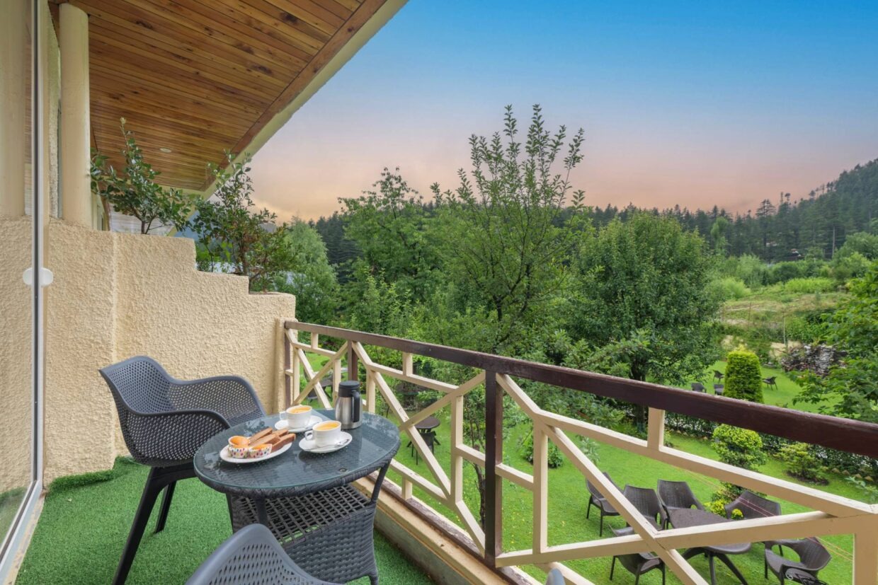 Snow Valley Resorts &Spa Manali Image 2