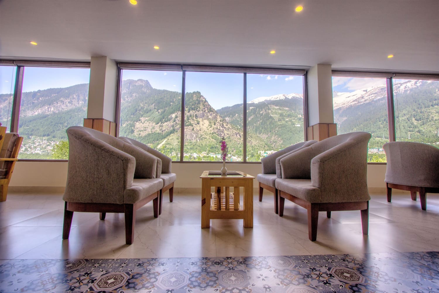 Hotel WonderCity Resorts Manali Image 2