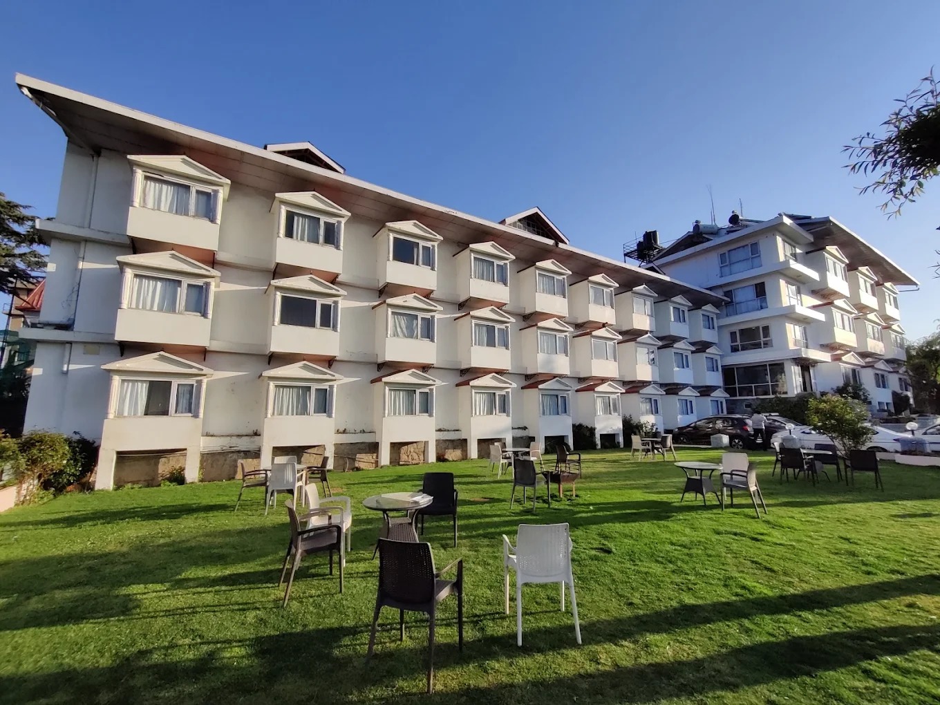 Royal Jardin Whistling Pines Resort