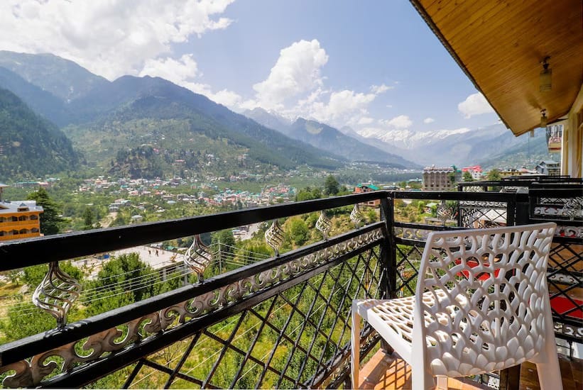 Hotel Six Season Image 2