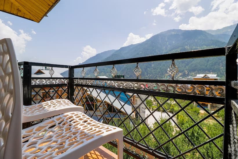 Hotel Six Season Image 3