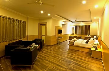 Quartz Himalayan Brothers Image 3