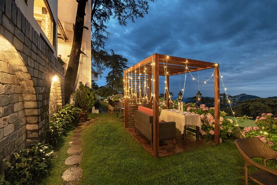 Honeymoon Inn Image 3