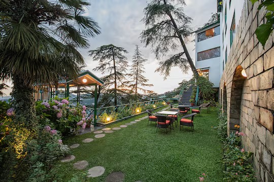 Honeymoon Inn Image 2