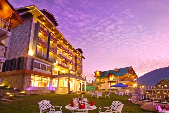 The WhiteStone Resort,Manali (Centrally Heated Mountain view)