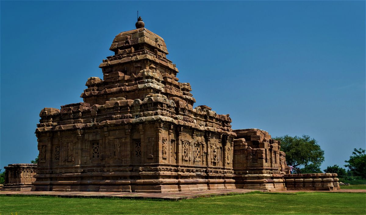Hampi & Pattadakal Tour Package 4 Nights/ 5 Days