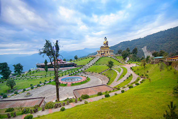 Pelling, Yuksom & Khecheopalri Lake Tour Package – 5 Nights/6 Days