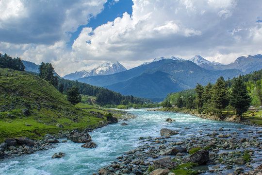 Kashmir Tour Packages from Mumbai 5 Nights/ 6 Days