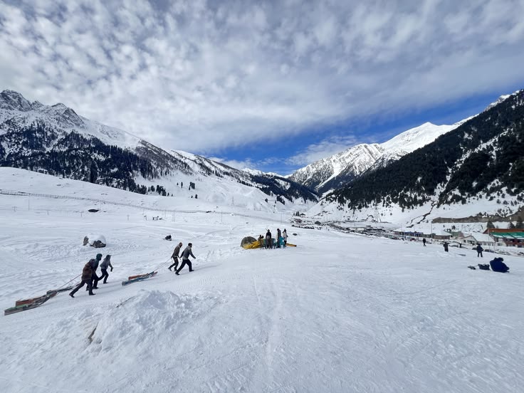 Sonmarg Tour Package from Delhi 4 Nights/ 5 Days 
