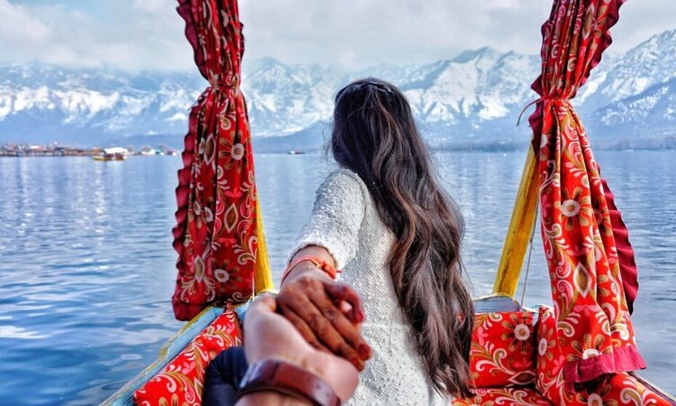 Kashmir Honeymoon Package – Romantic Escape in Paradise