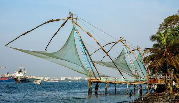 5 Days Kerala Tour Package – Munnar, Thekkady, Alleppey & Cochin