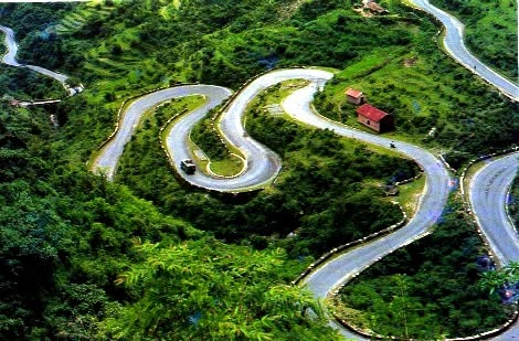 Vizag, Araku Valley & Borra Caves Tour Package 4 Nights/ 5 Days
