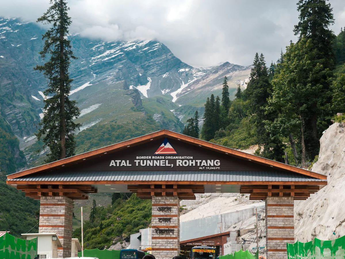 Manali Tour Package with Atal Tunnel & Sissu 
