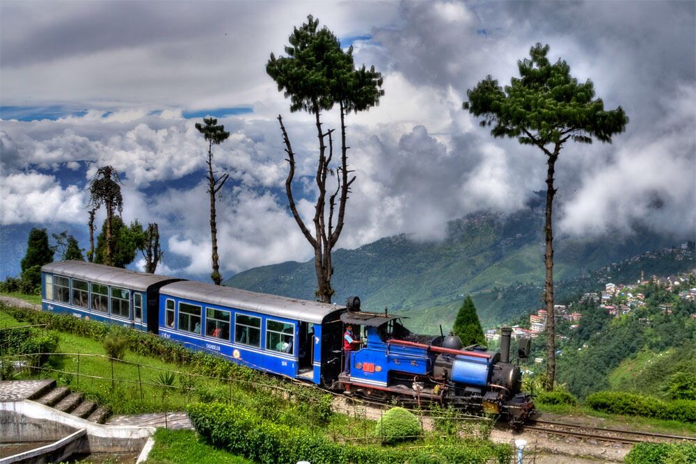 Kalimpong & Darjeeling Tour Package 5 Nights/ 6 Days 